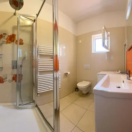 Fuer 6 Personen Ca 90 Qm In Rovinj, Istrien Istrische Riviera Apartment Rovinj