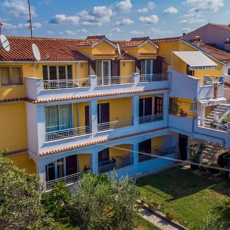 Fuer 6 Personen Ca 90 Qm In Rovinj, Istrien Istrische Riviera Apartment