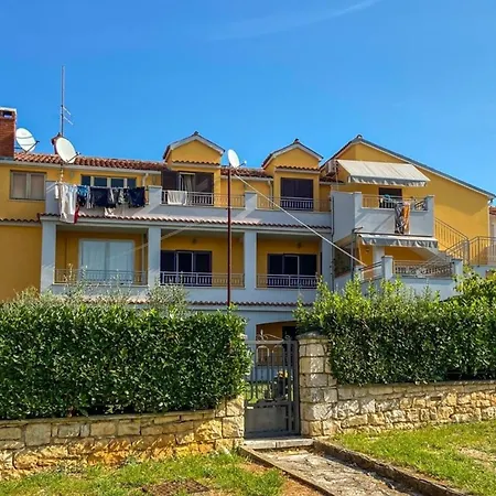 Apartment Fuer 6 Personen Ca 90 Qm In Rovinj, Istrien Istrische Riviera *